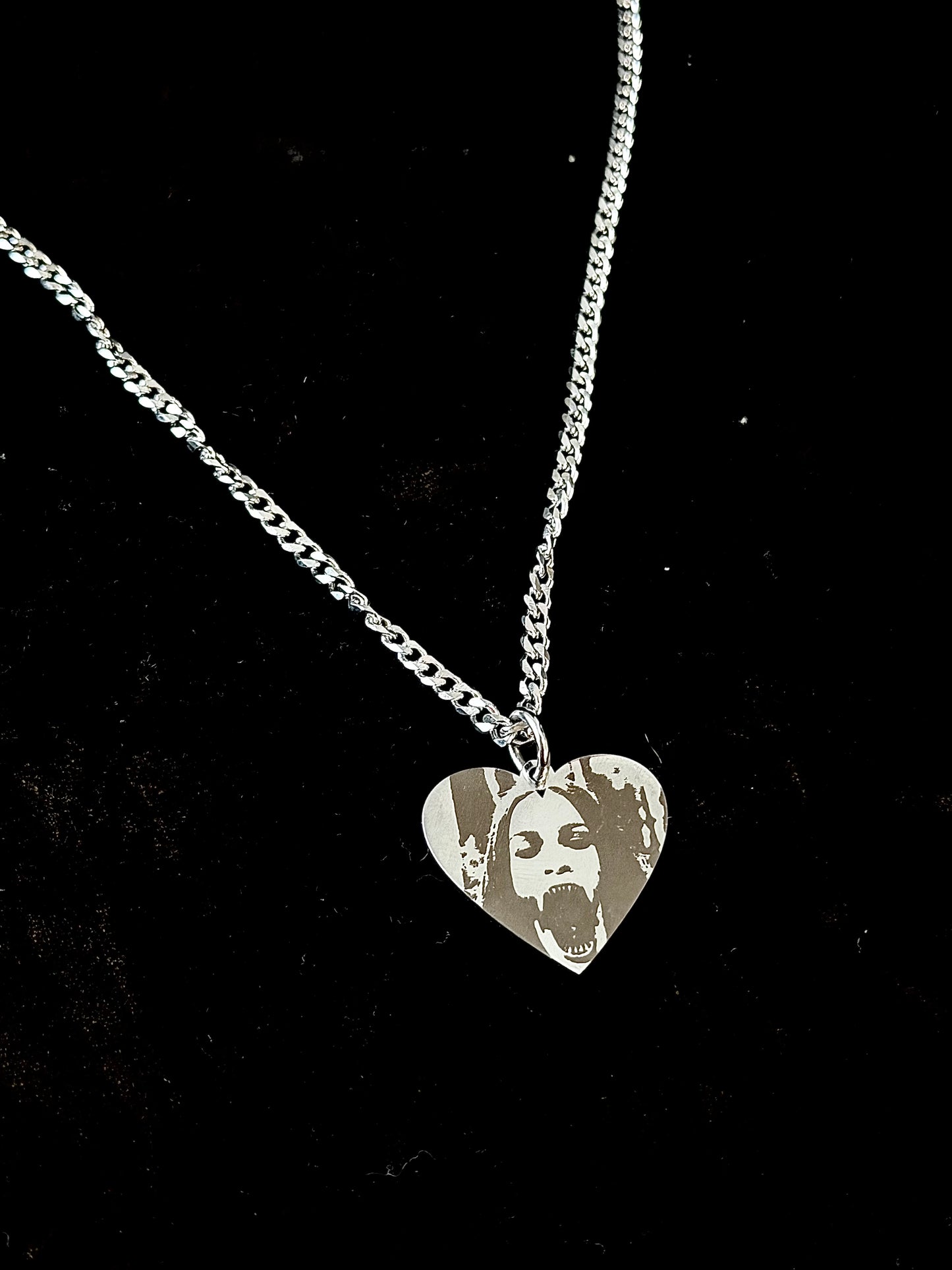 JENNIFER'S BODY - HORROR MOVIE CHAIN NECKLACE