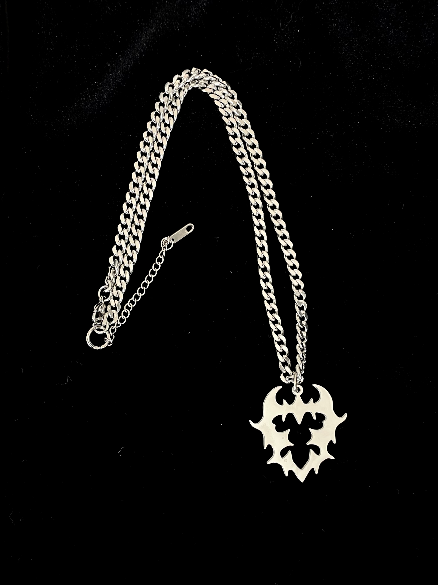 SILVER SERRATED CHAIN NECKLACE